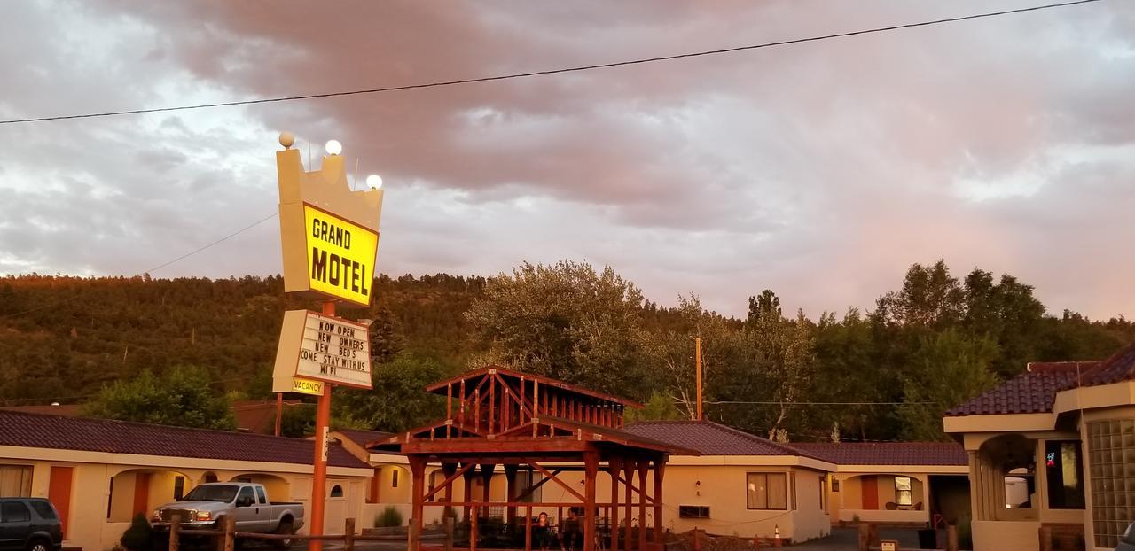 Grand Motel Вильямс Экстерьер фото